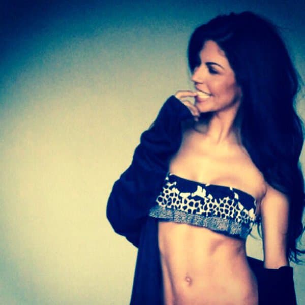 África atraviesa el segundo trimestre de gestación y se ha enfrentado a diversos antojos, así como algunos malestares: "Estoy a la mitad del embarazo, 
<b>los primeros tres meses fueron <a href="https://www.univision.com/famosos/leon-peraza-dice-que-no-estamos-en-tiempos-de-festejos-pero-africa-zavala-lo-felicita-en-su-cumpleanos-fotos">muy difíciles,</a></b> pero ahorita gracias a Dios no tengo tantos achaques ni tantas cosas". 
<br>