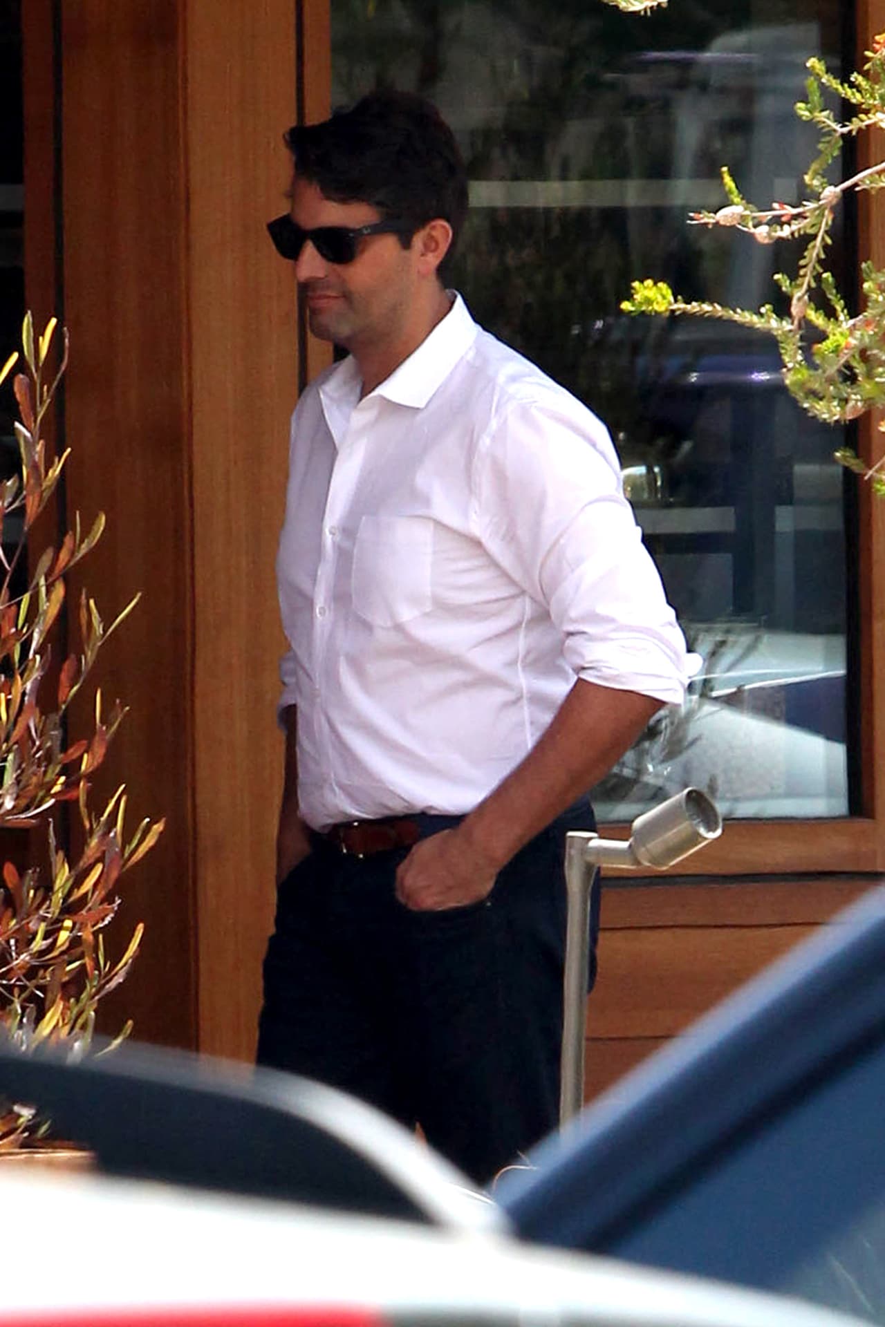 Este galán mantuvo muy entretenida y sonriente a la actriz.