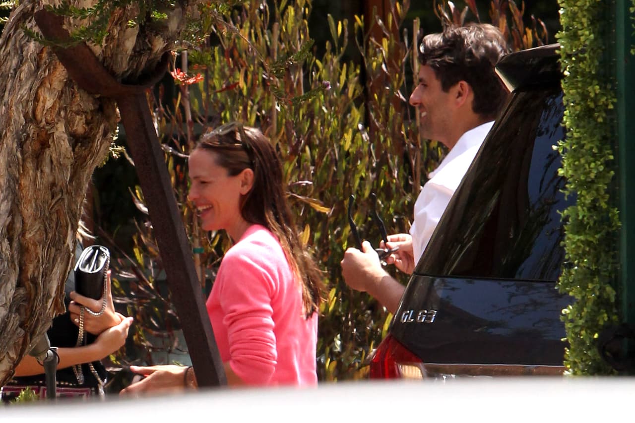 Y al parecer la actriz sigue en estatus de soltera.