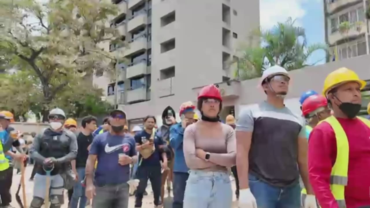 Recuperan cuatro cuerpos del edificio residencial Rita en San Bernardino, Caracas