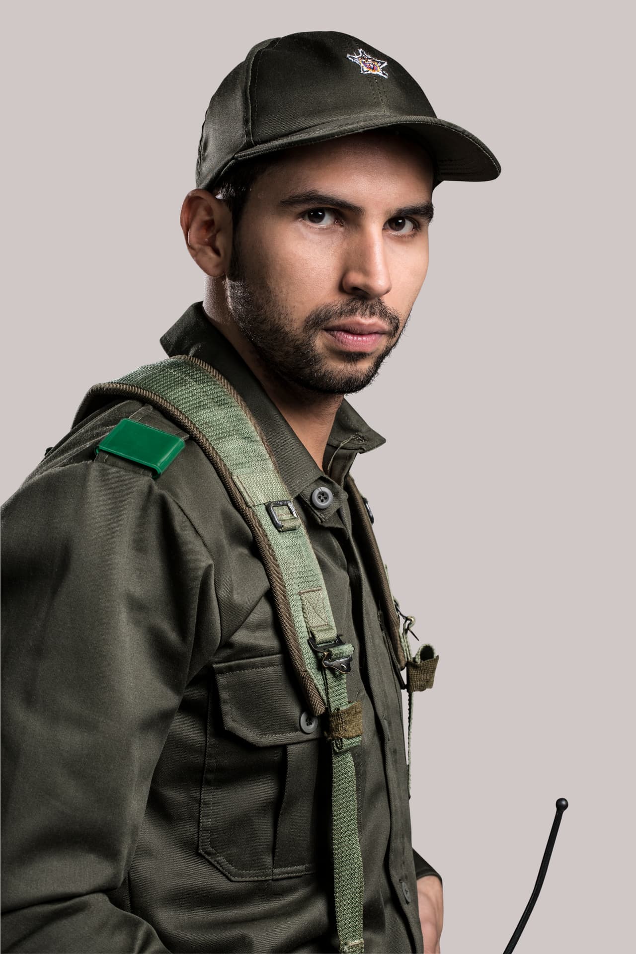 Hijo mayor del coronel Martin.Inteligente, aplicado y muy dado a las cosas técnicas.