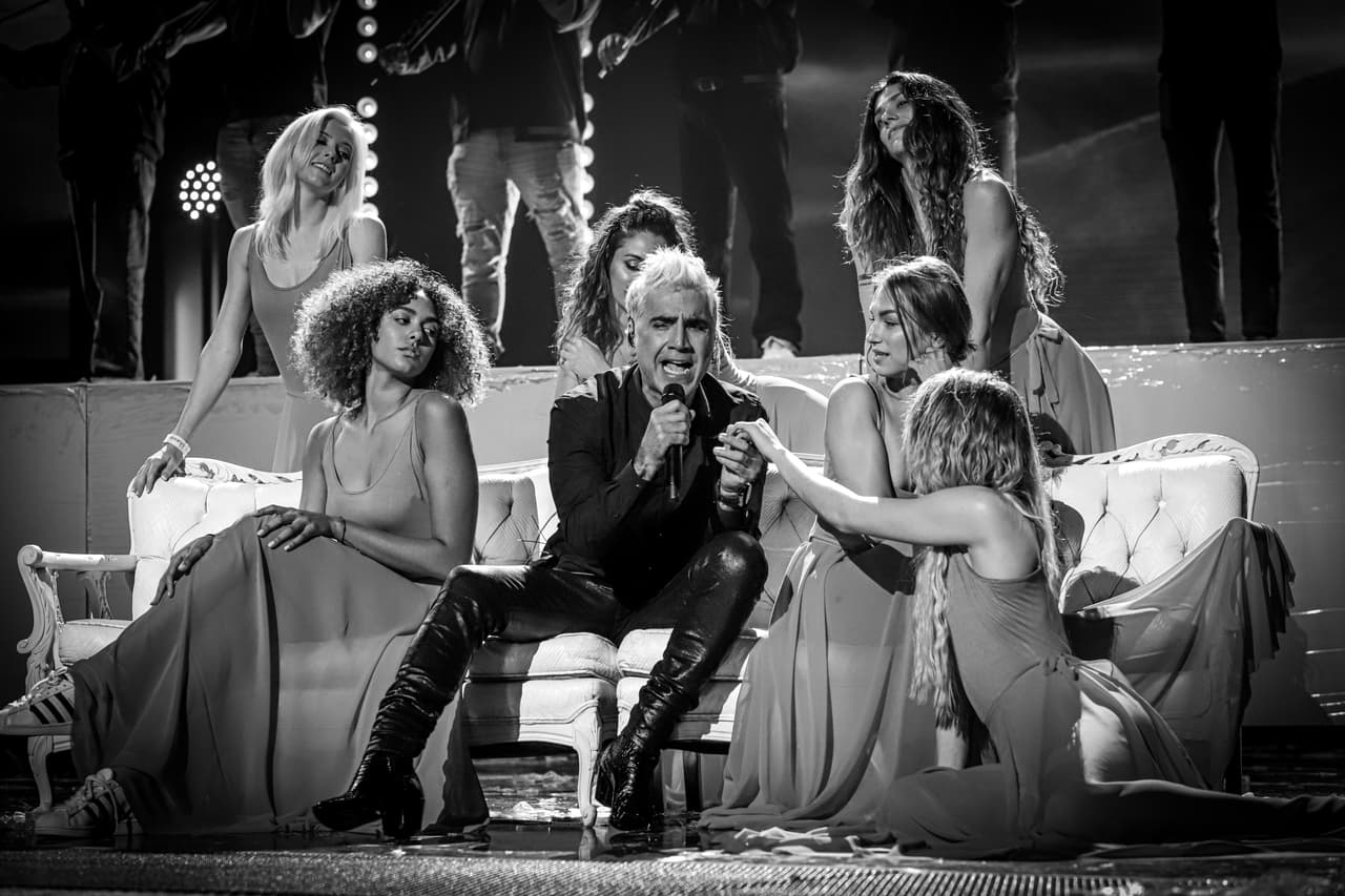 El "Potrillo" estuvo ensayando “Te Olvidé”, el tema que estrenará durante esta gran gala de la música latina.