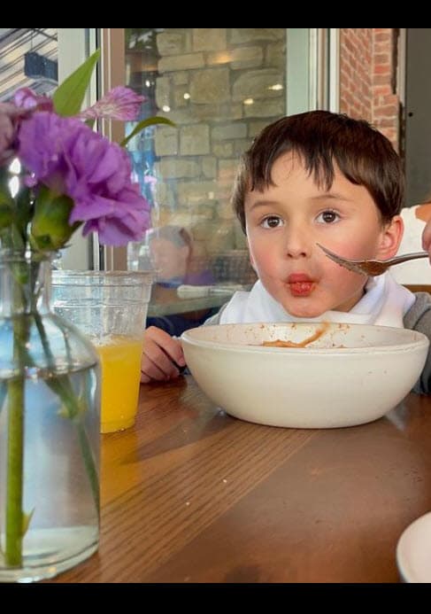 "Te amo hijo mío y por ti
<b> lucharé hasta mi último día</b>", advirtió en el mensaje en el que además agregó la etiqueta "#Coparenting" ('coparentalidad'). 
<br>