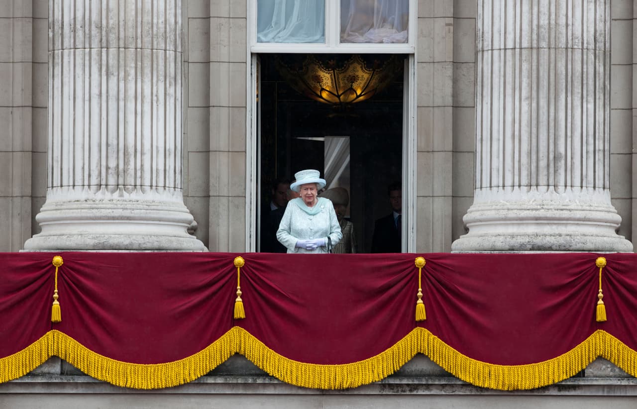 Según El País, otra de las acciones que dejó ver la división entre hermanos se presentó en 
<b><a href="https://www.youtube.com/watch?v=x36qXdhJZXg">el jubileo de diamante</a></b> de la reina Isabel en 2012.
<br>