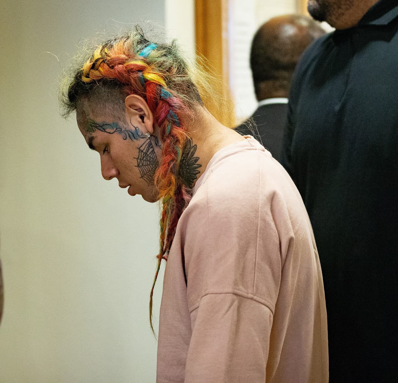 El comentario lo hizo porque Anuel publicó una fotografía de 
<a href="https://www.univision.com/famosos/tekashi-anuel-yailin-borra-fotos-hija-cattleya">Cattleya en la que se le ve el rostro</a> sin haber pedido la autorización de Yailin.
<br>