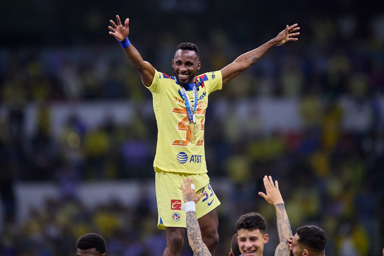 ¡Bomba tras el bicampeonato! Julián Quiñones se va de América