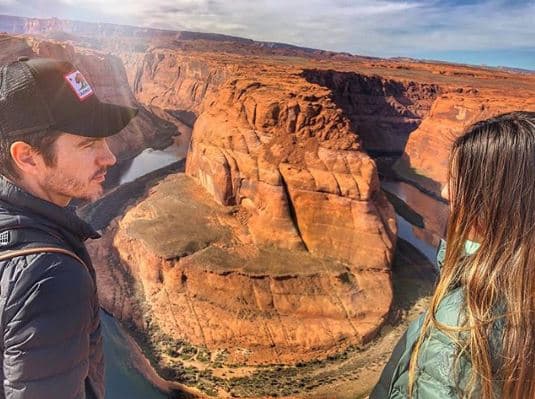 "¡Gracias 2018 por los momentos inolvidables con Lorenza Ochmann!", compartió Mauricio al pie de esta fotografía junto a su hija mayor.