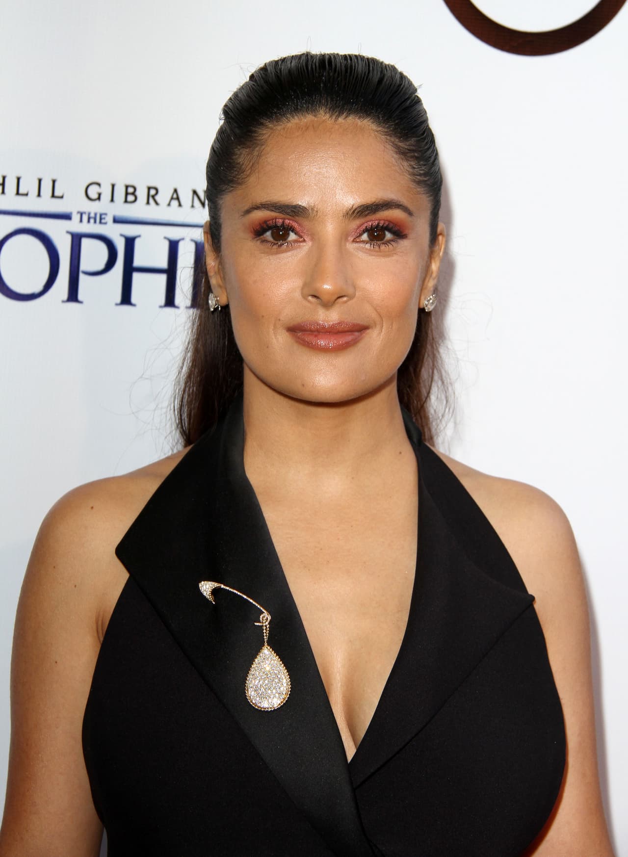 La veracruzana se mostró hermosa en un vestido negro.