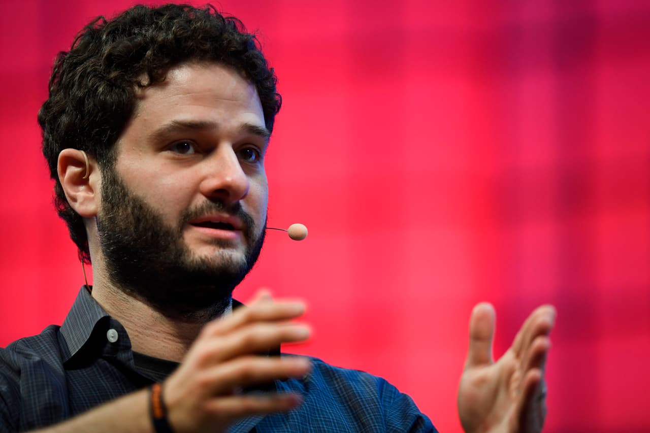 <b>Dustin Moskovitz</b> es el cofundador de Facebook.
<b>Tiene una fortuna de $8.1 mil millones.</b>