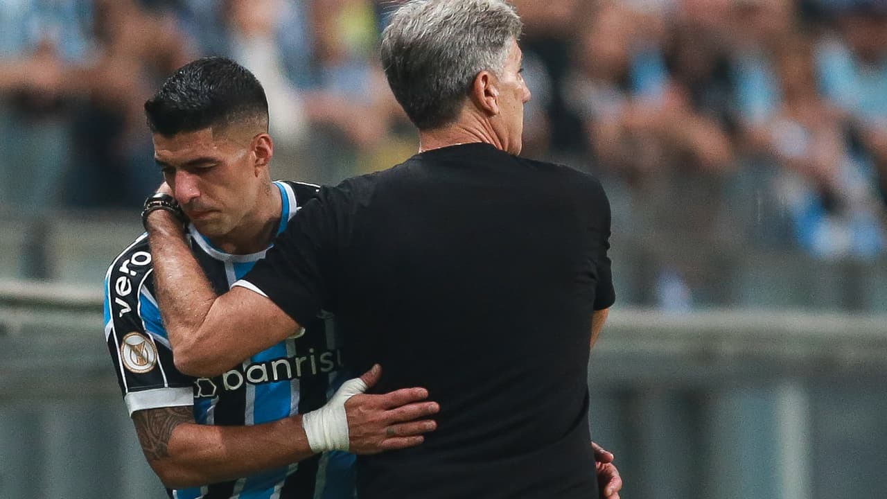 ¡Está harto! DT del Gremio: “Lo de Luis Suárez parece telenovela mexicana”