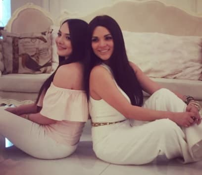 Su segunda hija lleva por nombre Stephanie Luna. Y dicen que es igualita a su mamá.