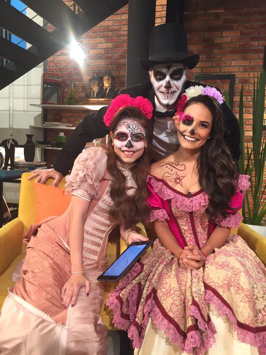 La grafóloga Maryfer Centeno, la conductora de deportes Gina Holguin y Lisardo se unieron a la gran celebración.