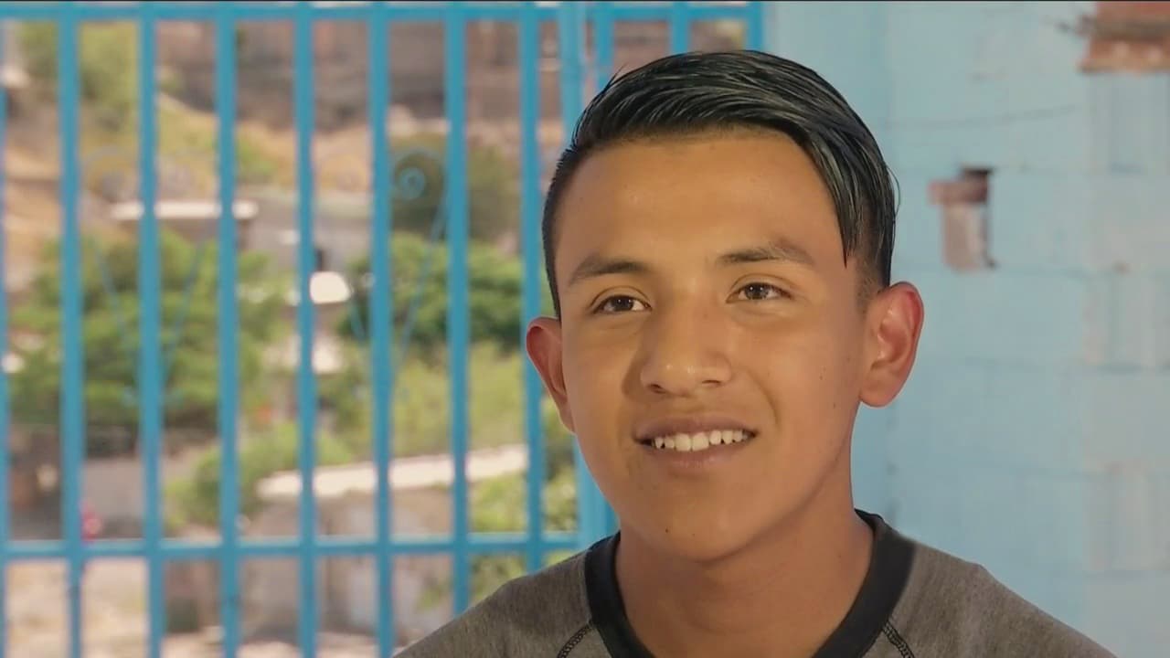 Los enormes retos académicos de los niños que trabajan en los campos de EEUU