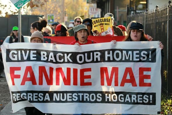 Grupos en más de 25 ciudades realizaron protestas el martes en favor de propietarios de vivienda que enfrentan desalojo.