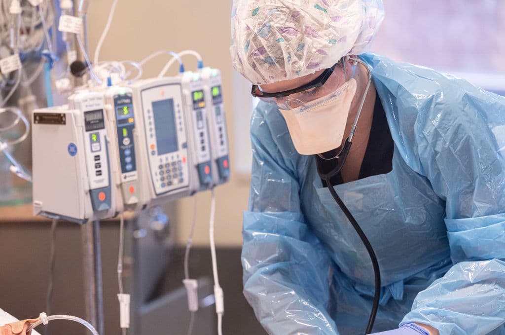 Hombre con crisis cardíaca muere tras ser rechazado en 43 hospitales, dice su familia