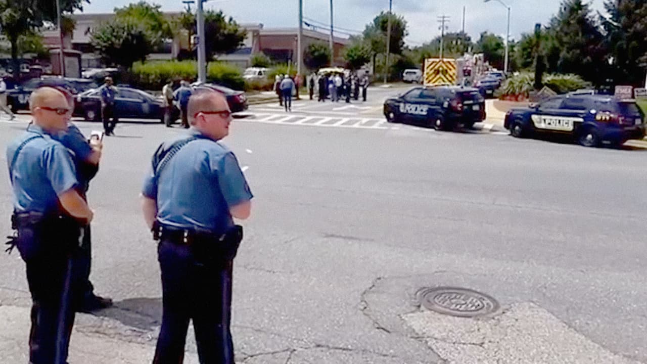 Las autoridades fueron advertidas del suceso alas 3:15 PM ET.