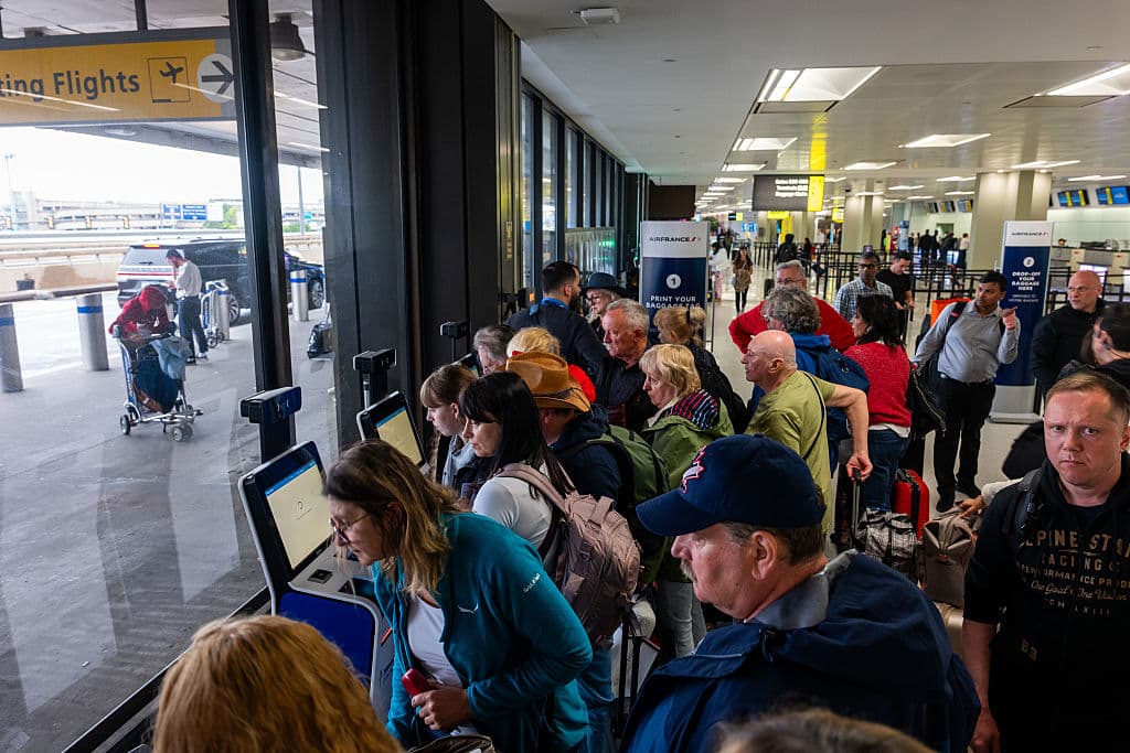 La FAA se comprometió a mantener la transparencia sobre la situación en Newark y todos los aeropuertos mediante actualizaciones regulares en