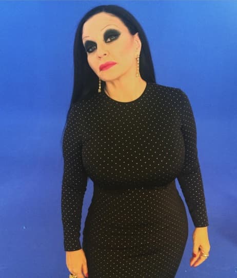 ALASKA. A su manera, la cantante española reaccionó por los hechos que han conmocionado al mundo.