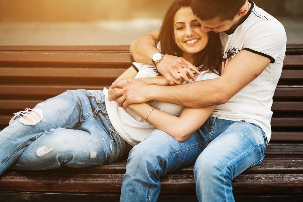 Se avecinan momentos felices en tu vida amorosa, y si eres de los piscianos o piscianas solteros, que se encuentran buscando su llamada “media naranja”, en estos momentos tienes frente a ti influencias muy positivas que atraen la dicha a tu lado. 
<br>
<br>Por Profesor Zellagro