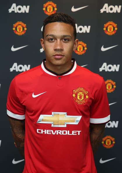 Manchester United presentó al holandés Memphis Depay