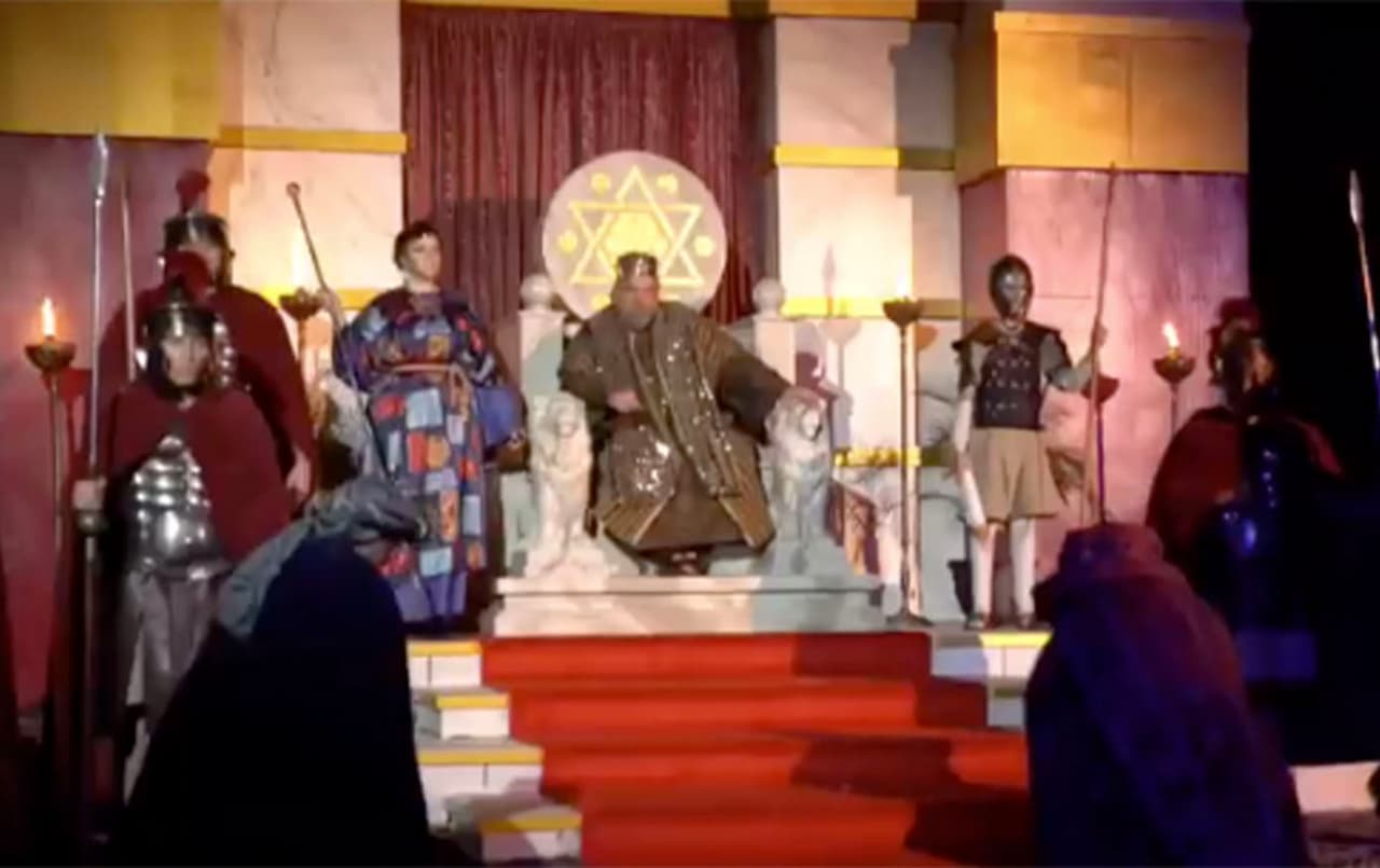 <b>Living Nativity: celebrating the name of Jesus en Claremont</b>
<br>
<b>Cuándo:</b> Entre el 12 y 15 de diciembre a las 5 de la tarde.
<br>
<b>Dónde:</b> Granite Creek Community Church, 1580 N Claremont Blvd, Claremont, CA 91711
<br>
<b>Costo:</b> $5 a $7 dólares.