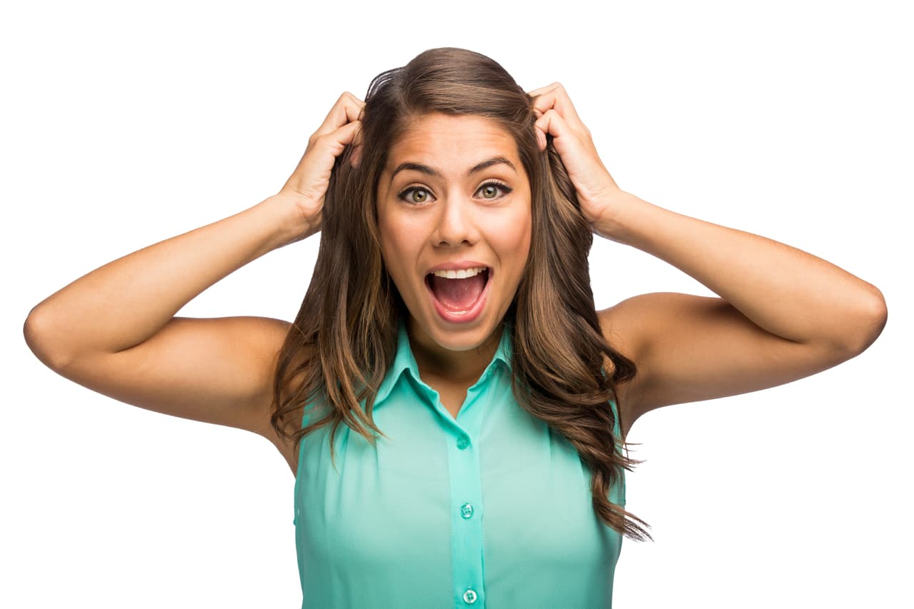 <b>1. </b>Si te gusta cambiar constantemente de color, debes estar completamente segura que quieres teñirlo de uno más oscuro, ya que los tintes con estas tonalidades contienen pigmentos que son muy difíciles de extraer, por lo que si después quisieras cambiar una tonalidad más clara, será un poco complicado.