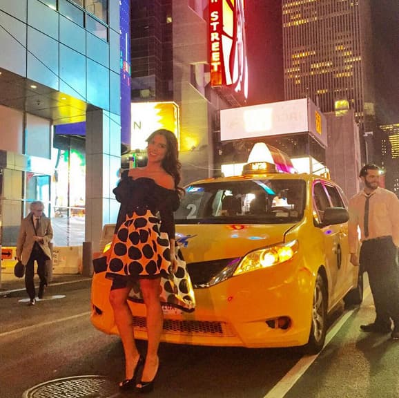 "¡Yo yo yo te paro el taxi! ¡Yo yo yo yo yo te paro el taxi!", cantó Francisca Lachapel. (Octubre 16, 2015)