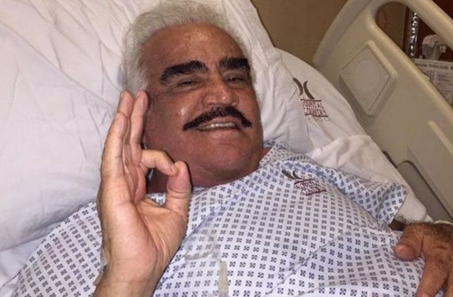 "Doy gracias a Dios por cada día de vida. Siempre he dicho que he sido muy bendecido por poder disfrutar de mi familia y el cariño de mi público", escribió Vicente Fernández en Twitter en ese entonces.