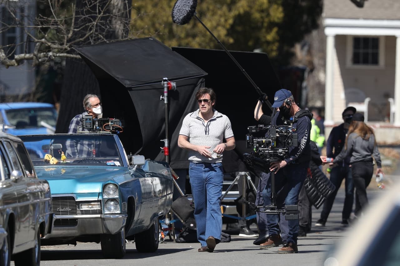 Estas fotos corresponden al 22 marzo y en ellas se observa a Ben Affleck muy distinto: se quitó la barba que tenía desde hace varios meses. 
<br>