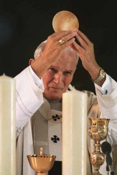 La candides de Karol Józef Wojty,a, nombre secular del Papa Juan Pablo II, ganó millones de amigos a nivel mundial.