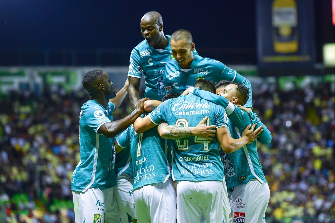 León derrota al América en un encuentro lleno de goles, polémica y emociones en el cierre de la Jornada 6.