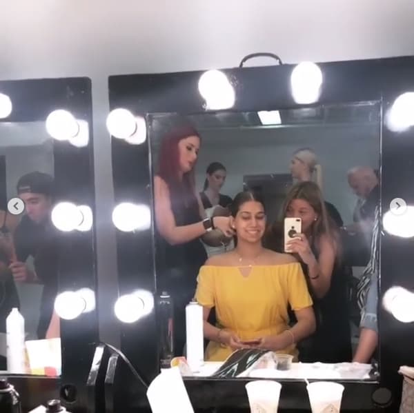 Lina estuvo acompañada de la amiga de Lili en todo momento.