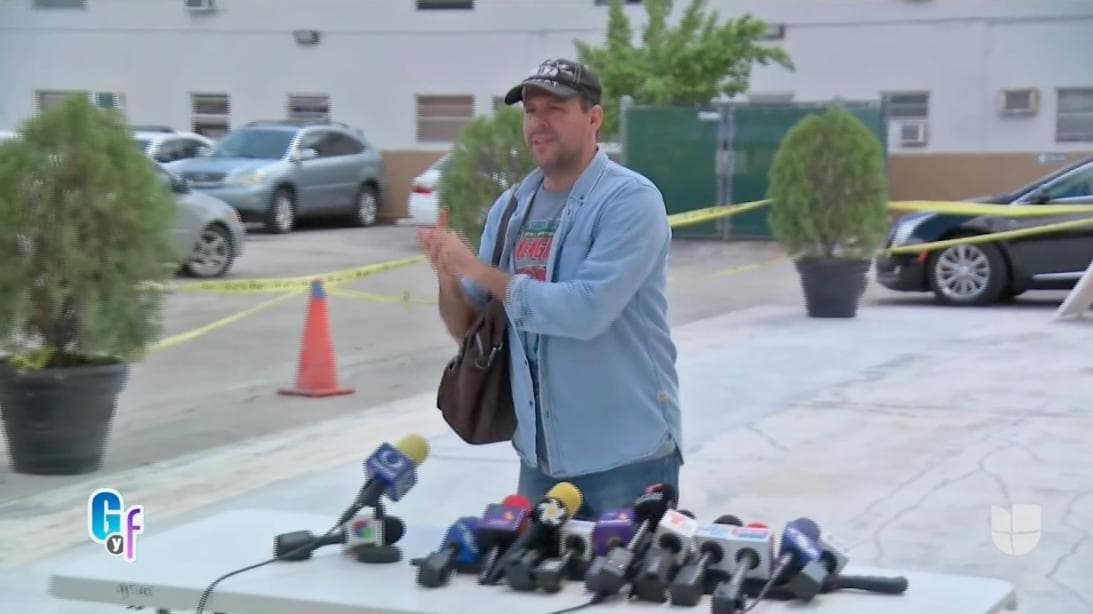 Este miércoles, José Joel confirmó que 
<b><a href="https://www.univision.com/shows/el-gordo-y-la-flaca/hijo-de-jose-jose-confirmo-que-los-restos-de-su-padre-estan-en-esta-funeraria-de-miami-video">el cuerpo de su padre</a></b> se encontraba en la funeraria a donde su hermana mayor fue a verlo en horas de la noche.