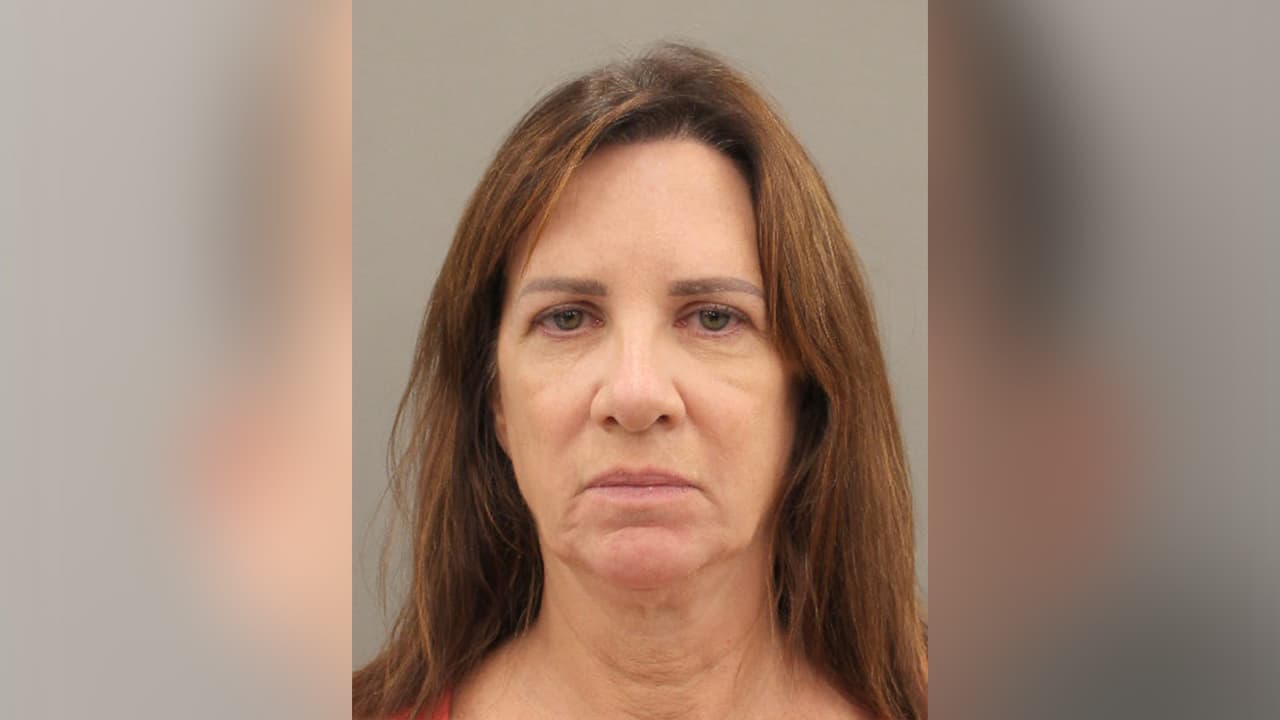 Hayley Ann Boze, es sospechosa de conducir alcoholizada con un niño menor de 15 años en el vehículo.