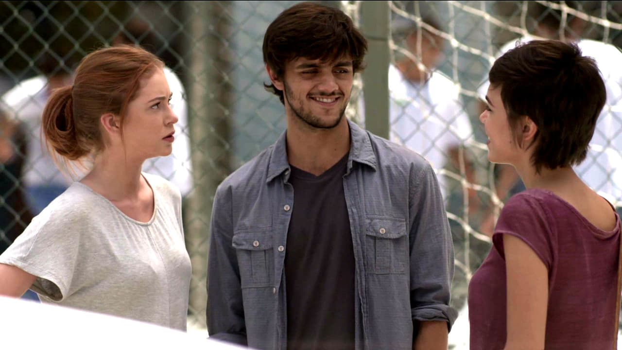 Luego Leila apareció en la vida de Jonathan e intentó olvidar a Eliza en sus brazos, a pesar de que se encariñó profundamente con ella nada se comparó con lo que su ‘pelirroja’ le hizo sentir.