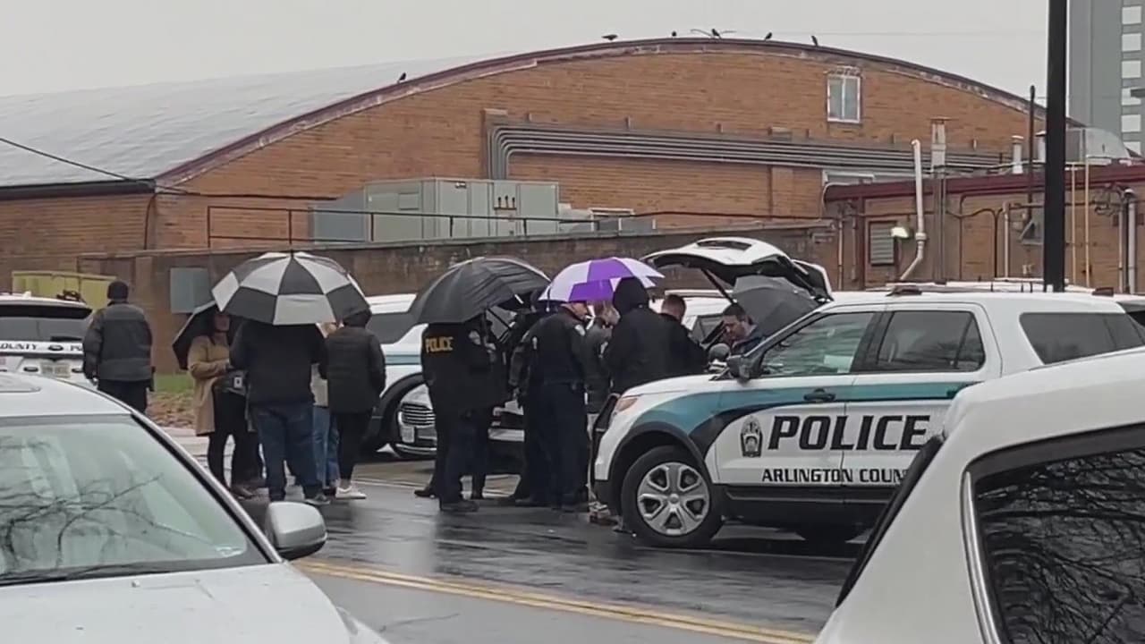 “Dijeron que estuviéramos callados”: lo que se sabe del cierre de una escuela en Arlington por supuesta amenaza