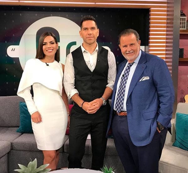 En su primer día en el show, Karina Banda fue su compañera de trabajo, pues Lili Estefan todavía se encuentra de vacaciones. Juntos recibieron a dos grandes invitados en El Gordo y La Flaca.