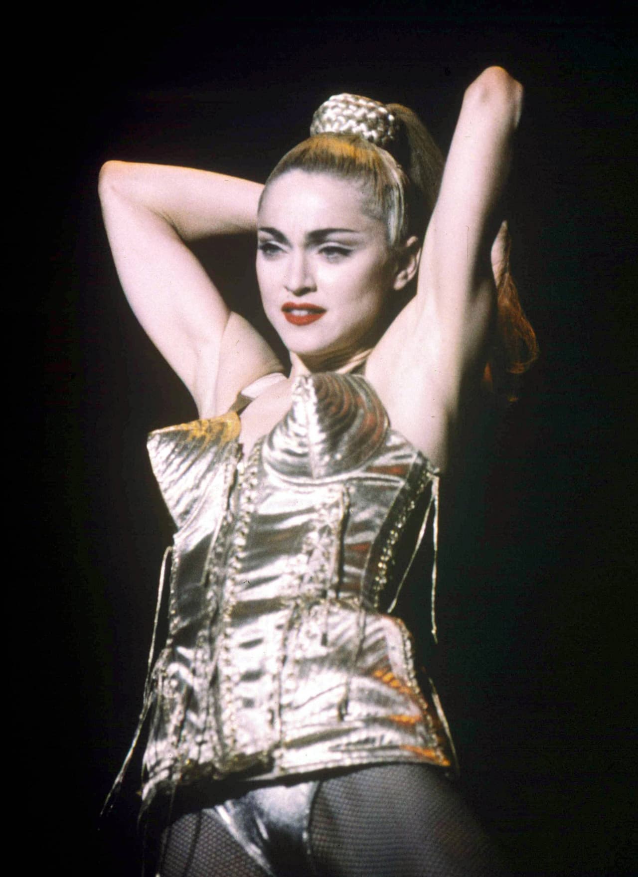 Se dice que la pareja terminó porque él la llegó a maltratar física y emocionalmente. Harta de los abusos, Madonna dejó a Sean.