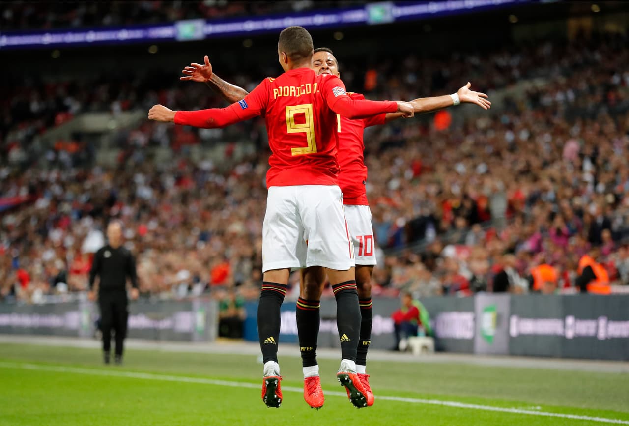 Gracias a sus padres, Thiago Alcántara y Rodrigo Moreno son muy buenos amigos desde chicos. Thiago y Rodrigo asistieron al mismo colegio, iban al mismo equipo de fútbol rápido y comenzaron a jugar en las inferiores del Flamengo al mismo tiempo.