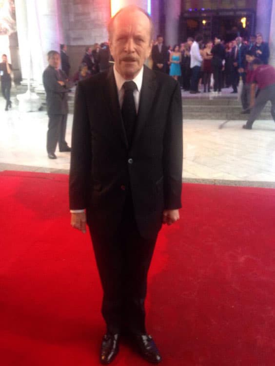 Por su parte, Juan carlos debutó en 1978 en cine con la película "Damiana", y en televisión en 1990 en la serie de terror "Hora Marcada".