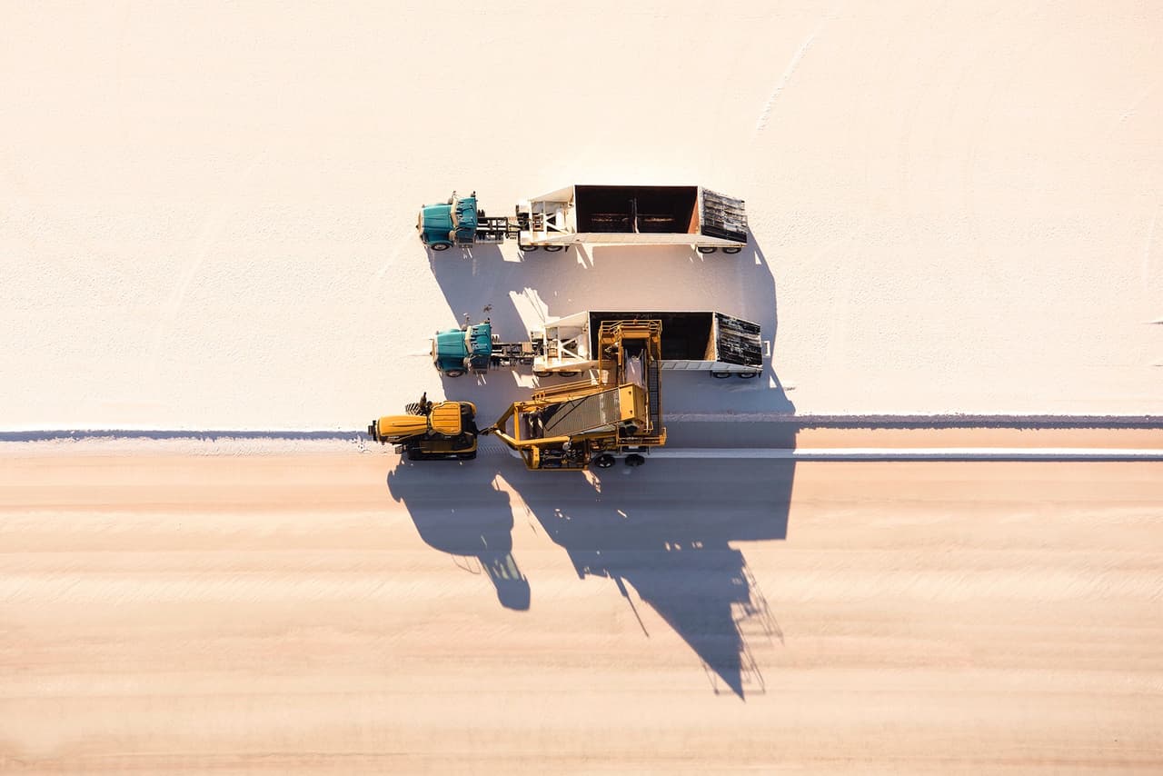 <b>'Recolectando sal'</b>, tomada en Great Salt Lake, Utah.