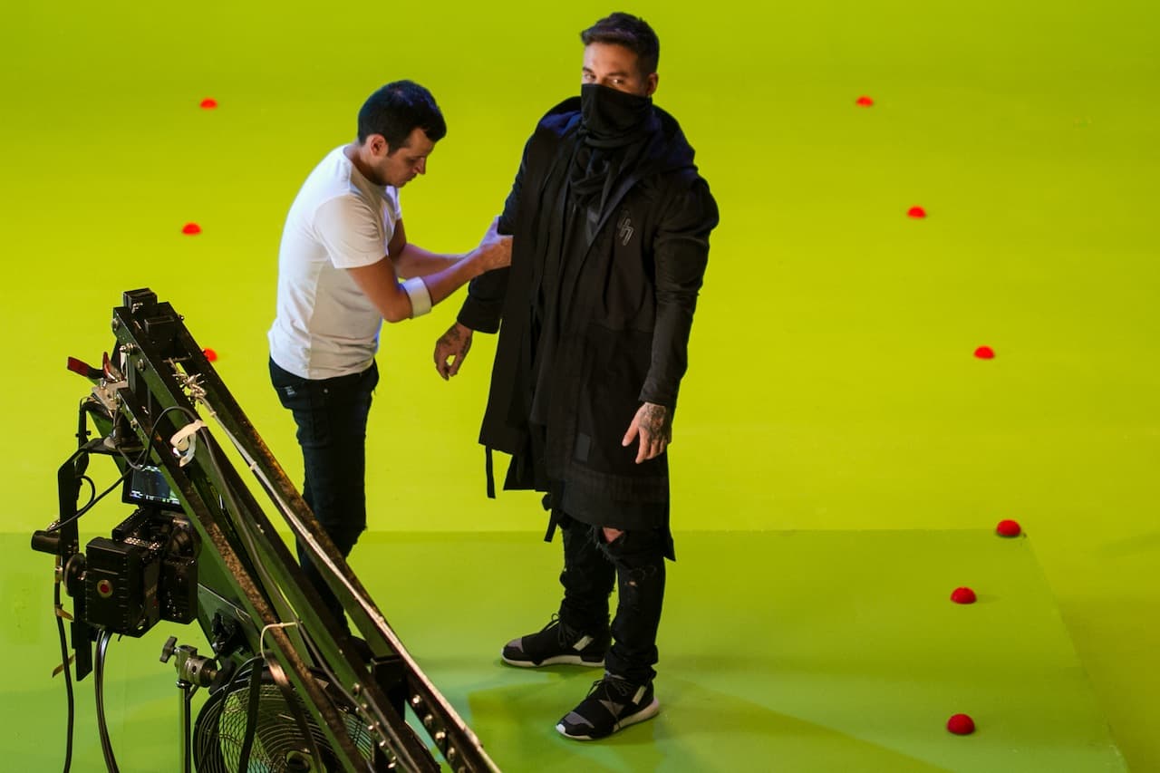 ¿Un samurai? Sí, algo hay de eso en su nuevo material.