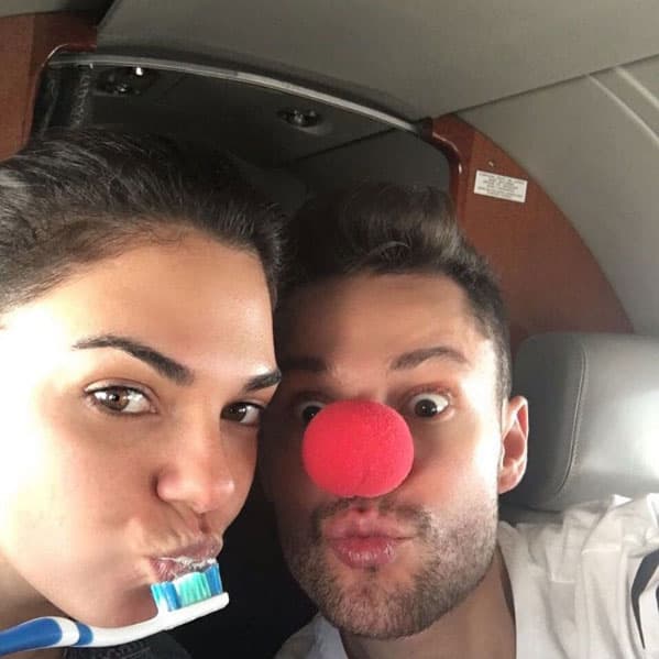 "Yo pedí felicidad, pedí tener una pareja que fuera como él y gracias a Dios y al universo aquí está y estoy viviendo un momento muy feliz en mi vida profesional y en mi vida personal también", agregó.