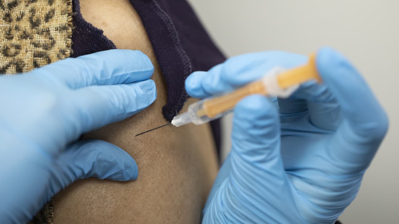 ¿Por qué todavía hay personas que no confían en la efectividad de las vacunas contra el coronavirus?