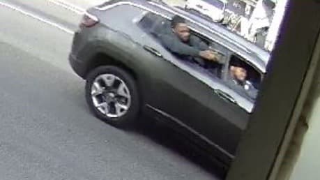 Policía de Bakersfield busca a dos sospechosos por asalto agravado a mano armada