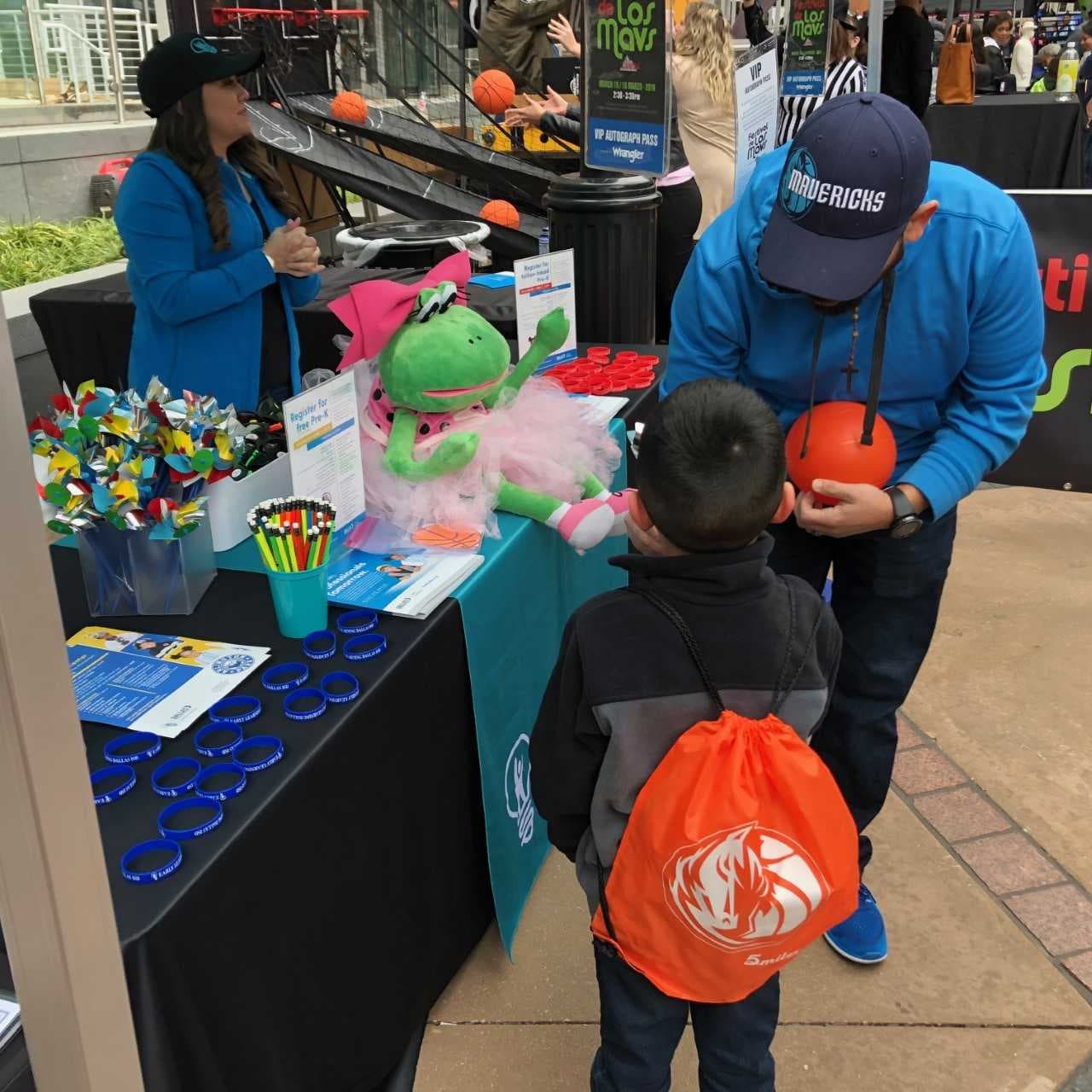 Una variedad de regalos y premios se repartieron en distintas estaciones.