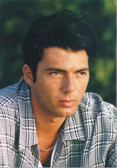 En la década de los 90
<b>Rodrigo Abed </b>era uno de los galanes juveniles de moda. Debutó con un pequeño papel en 1992 en la telenovela 'Mágica juventud'.