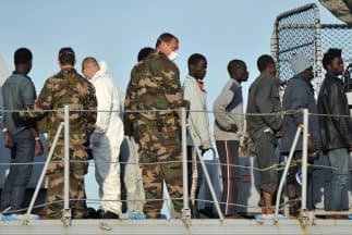 Más de 5,800 personas fueron rescatadas en el Mediterráneo este fin de semana.