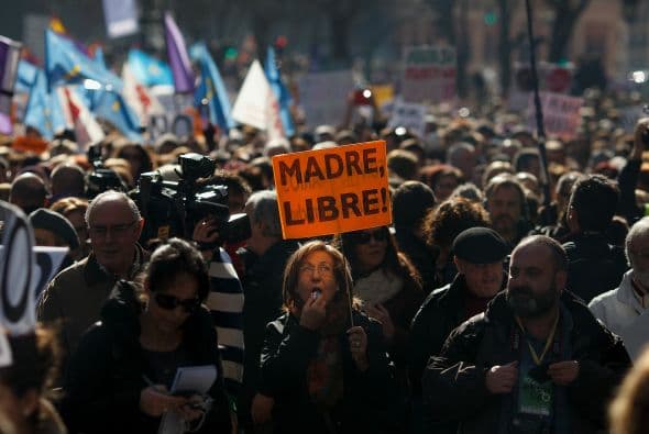 Sin embargo, el gobernante Partido Popular (PP) coincide desde hace mucho tiempo con la Iglesia católica en temas sociales y morales e hizo de cambiar la ley una de sus principales prioridades en las elecciones de 2011 que lo llevaron al poder.