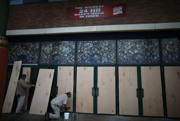 Cuatro de los cinco barrios de Nueva York están en islas y el quinto (Bronx) tiene una amplia zona rodeada de ríos, por lo que amplias partes de la ciudad tienen el riesgo de sufrir inundaciones.